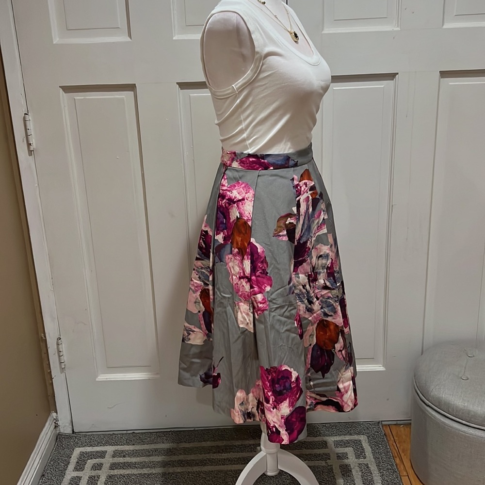 Trina Turk Skirt NWOT - Picture 5 of 11